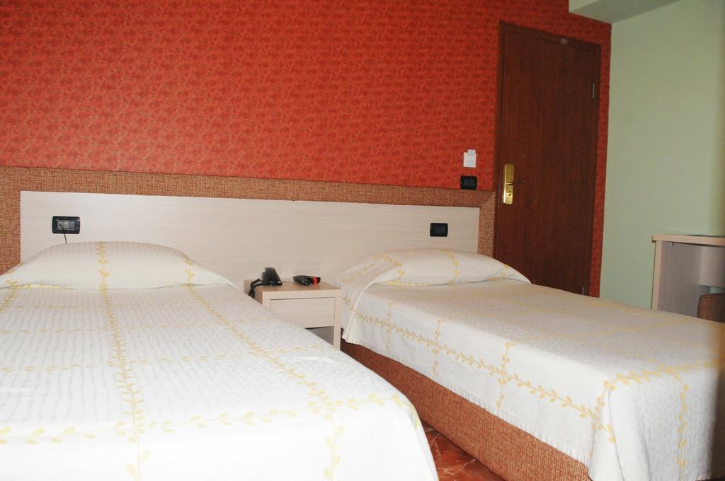 Hotel Serenity ติรานา ภายนอก รูปภาพ