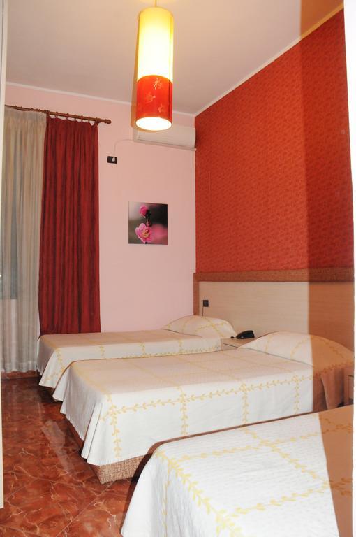 Hotel Serenity ติรานา ภายนอก รูปภาพ